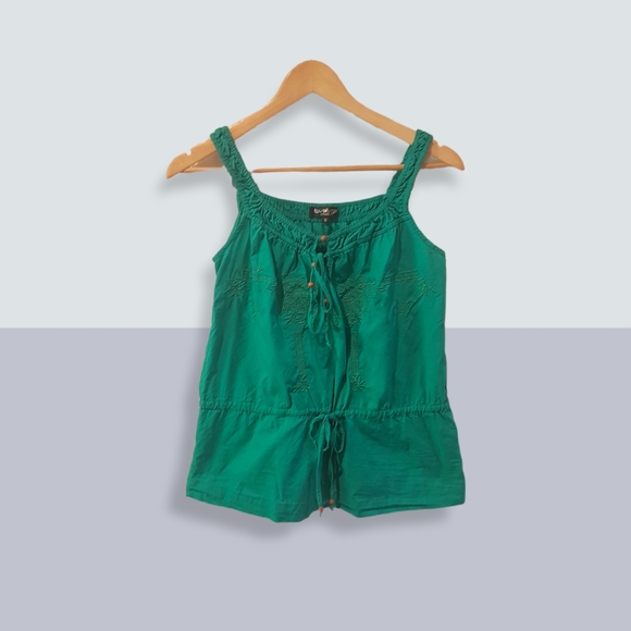 Gorgeous Boho Top with Embroidery size medium - Picture 3 of 4